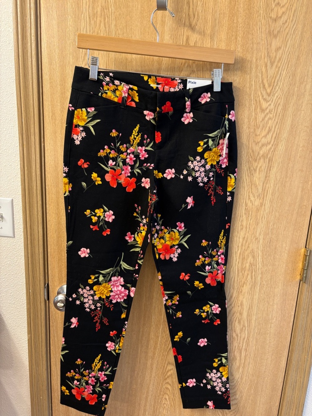 Old Navy Black Floral Ankle Skinny Jeans